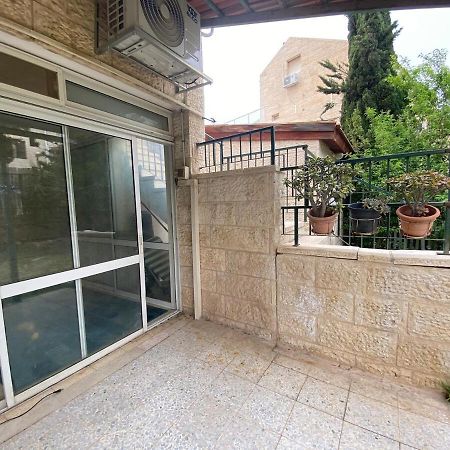 דירת גן מרווחת במיקום מעולה עם נטפליקס חינמי Apartment Ma'ale Adumim Exterior foto