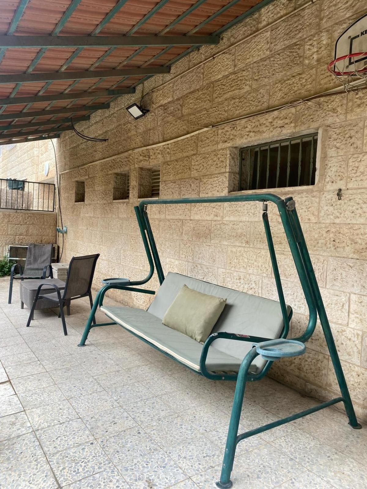 דירת גן מרווחת במיקום מעולה עם נטפליקס חינמי Apartment Ma'ale Adumim Exterior foto