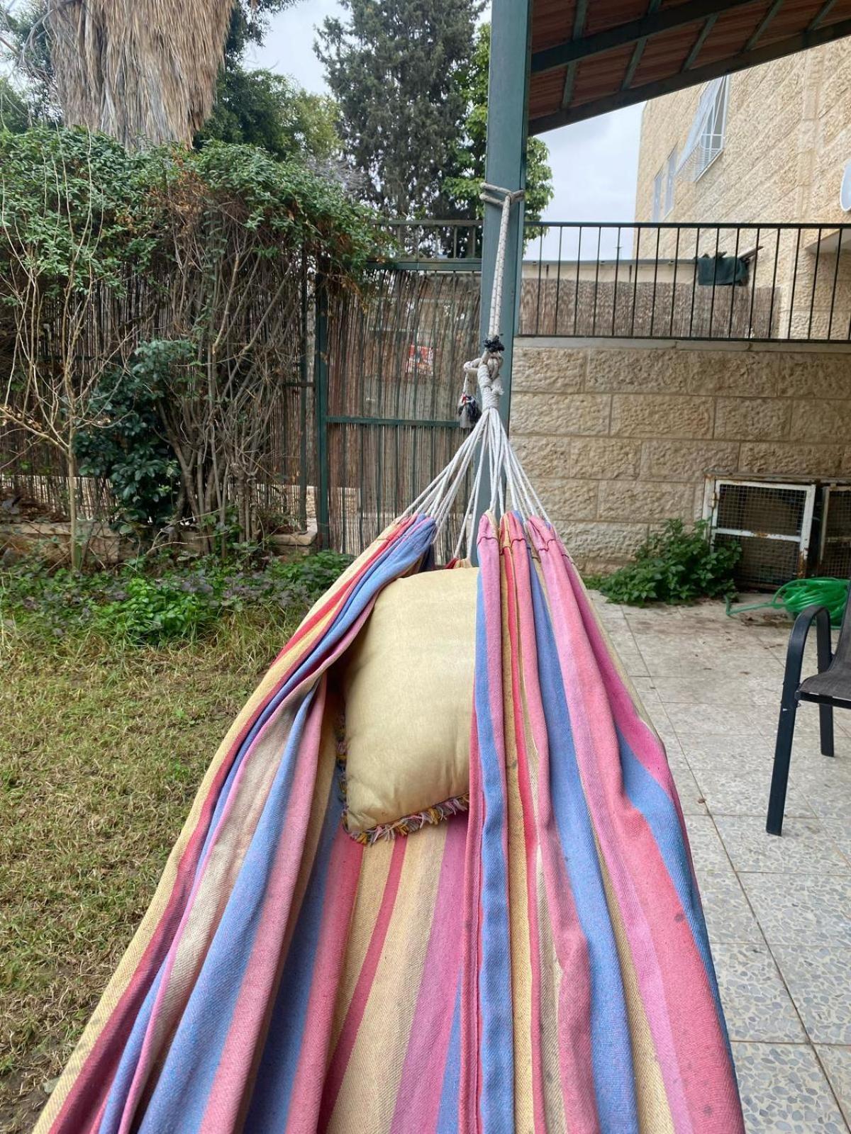 דירת גן מרווחת במיקום מעולה עם נטפליקס חינמי Apartment Ma'ale Adumim Exterior foto