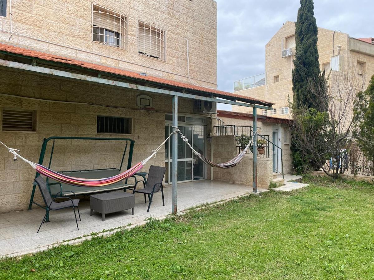 דירת גן מרווחת במיקום מעולה עם נטפליקס חינמי Apartment Ma'ale Adumim Exterior foto