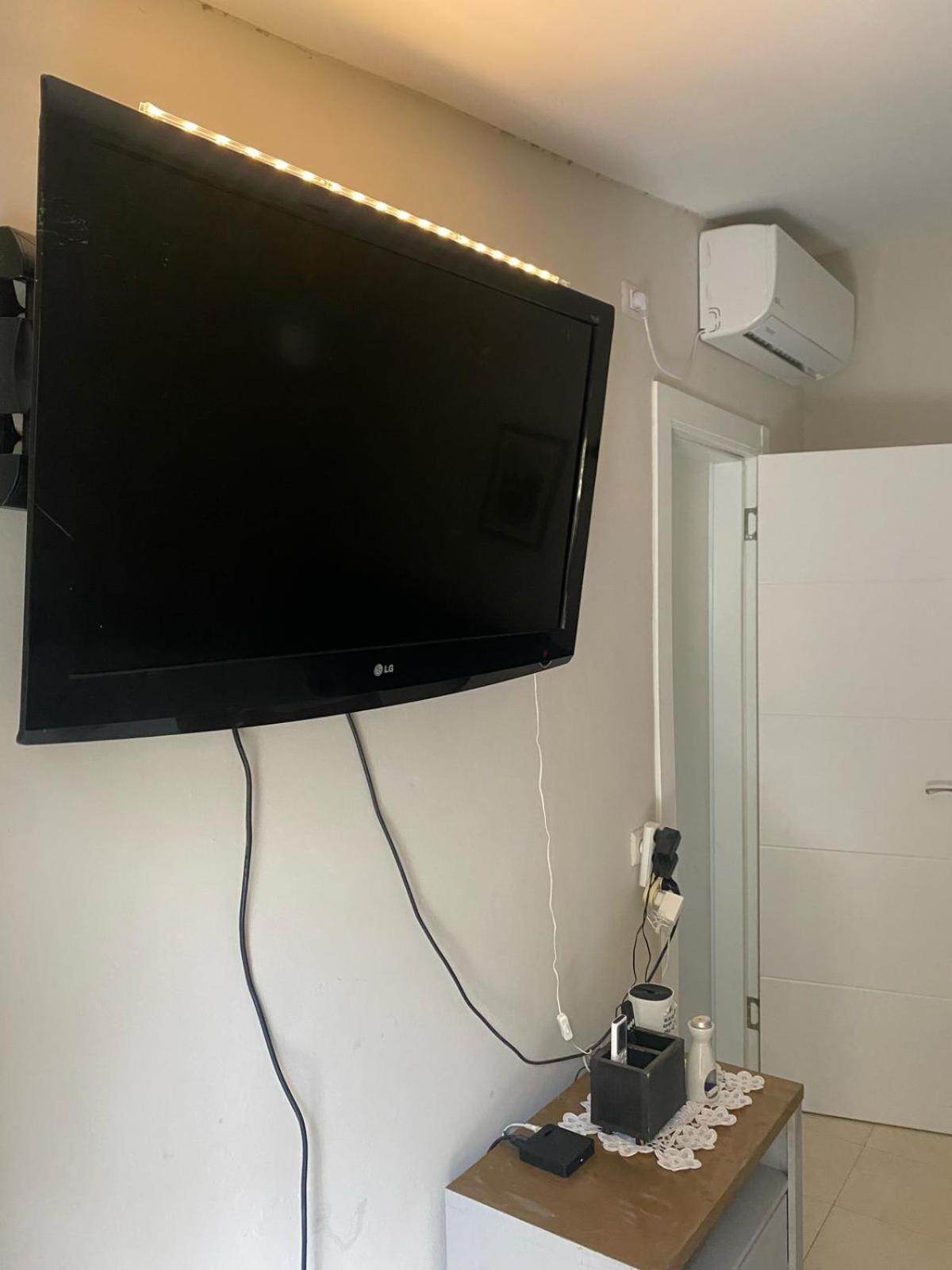 דירת גן מרווחת במיקום מעולה עם נטפליקס חינמי Apartment Ma'ale Adumim Exterior foto