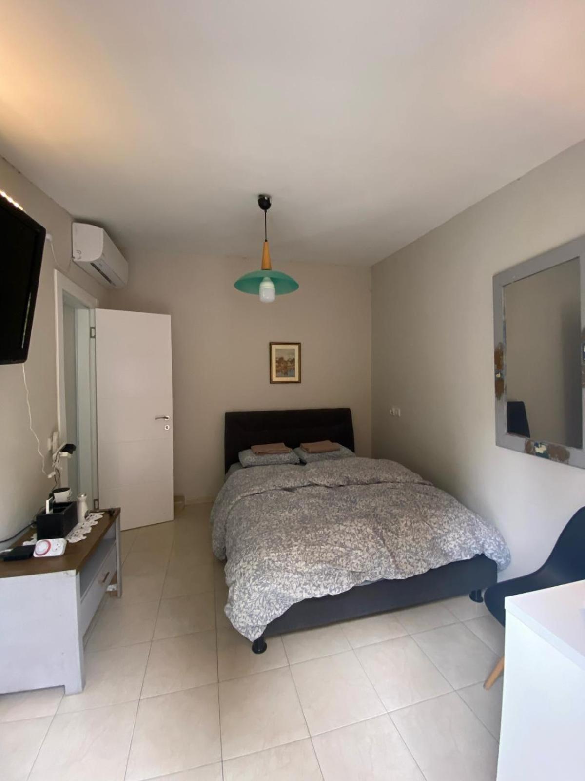דירת גן מרווחת במיקום מעולה עם נטפליקס חינמי Apartment Ma'ale Adumim Exterior foto