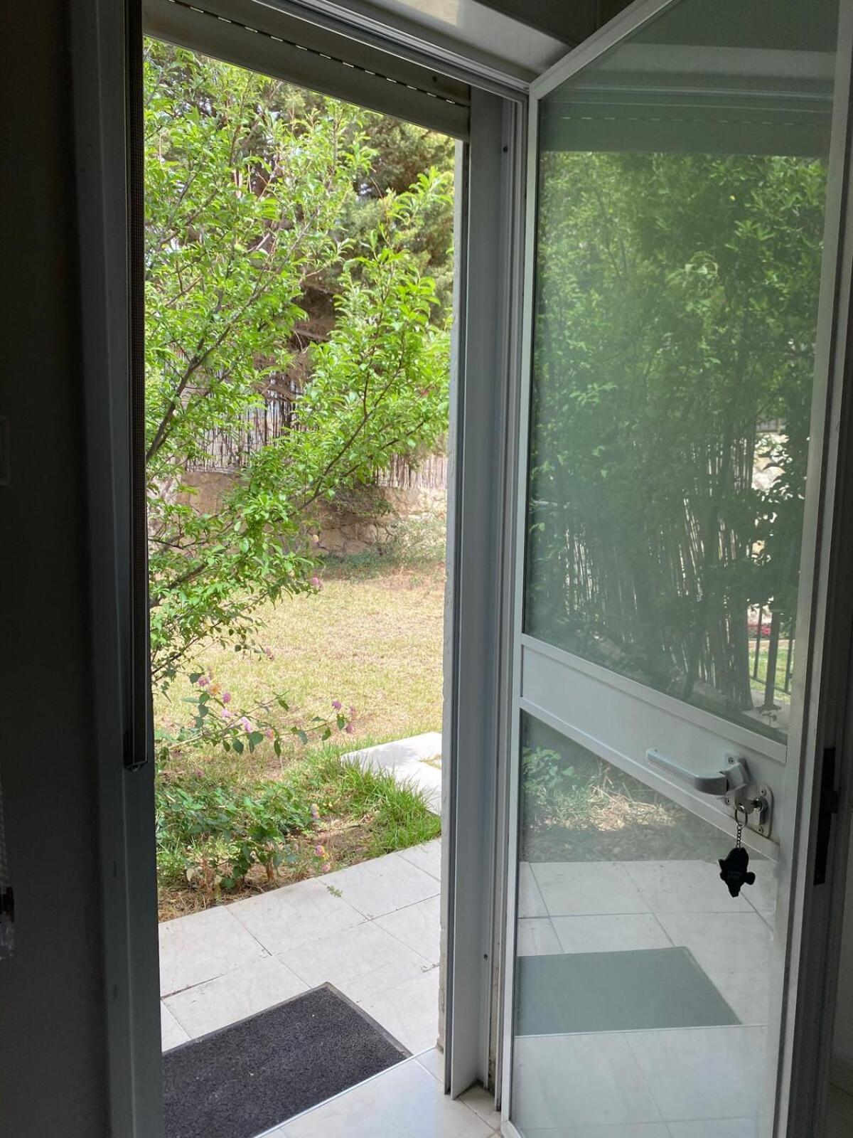 דירת גן מרווחת במיקום מעולה עם נטפליקס חינמי Apartment Ma'ale Adumim Exterior foto