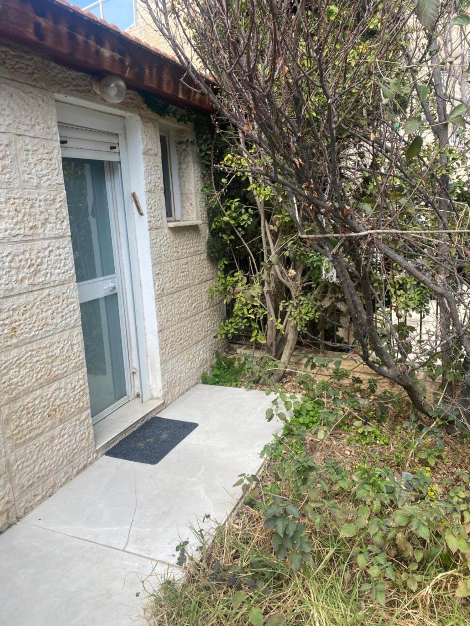 דירת גן מרווחת במיקום מעולה עם נטפליקס חינמי Apartment Ma'ale Adumim Exterior foto